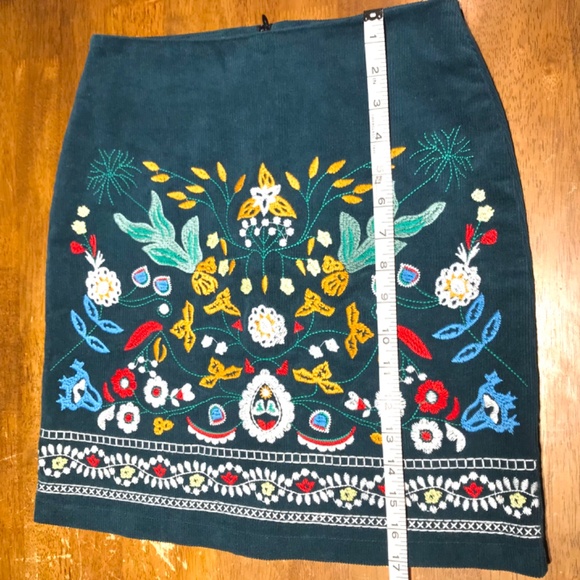 Simplee’s Pencil Skirt Corduroy BerryGo Bodycon Luxury Floral Embroidered Small - Picture 8 of 16